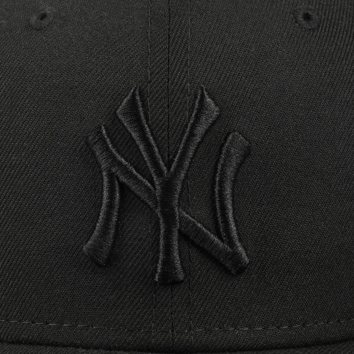 59Fifty Black on Black Yankees Cap