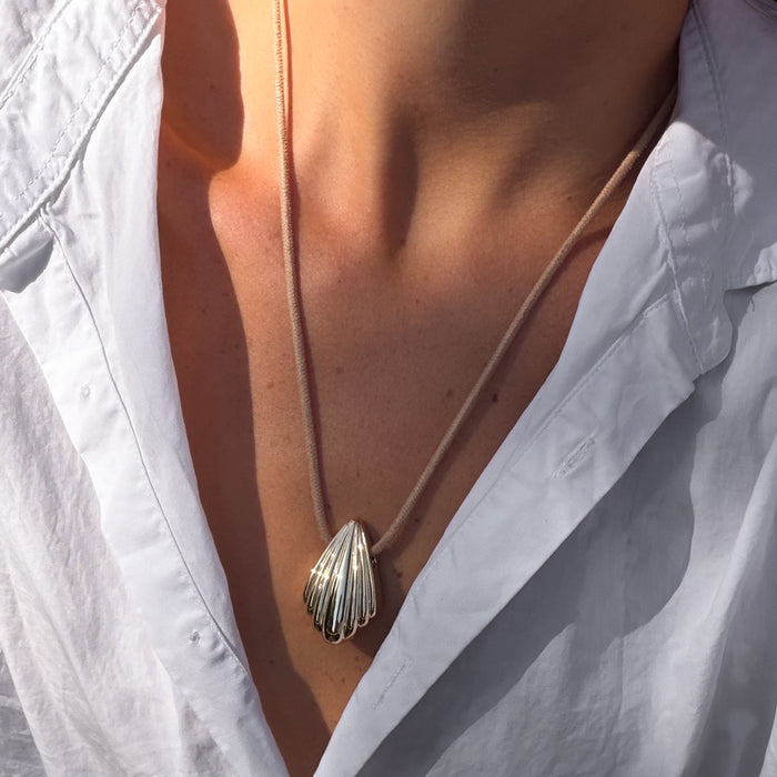 La Sirena Pendant