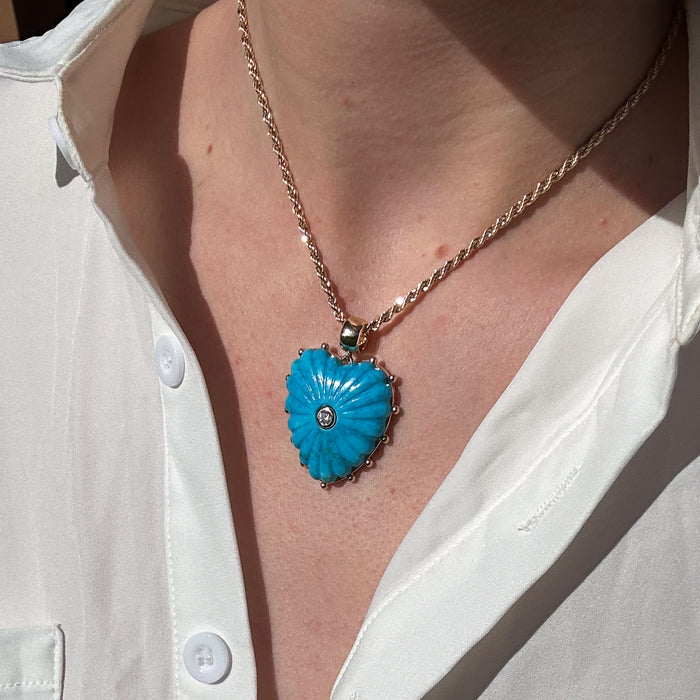 Malene Howlite Heart Bail