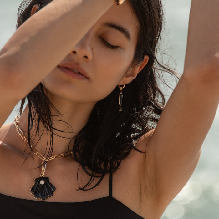 Marea Onyx Shell Clip