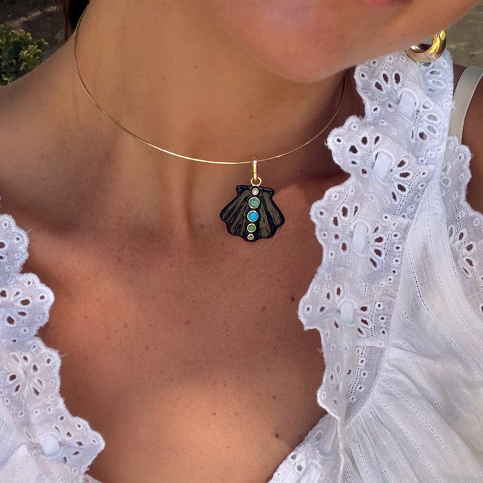 Maris Black Enamel Shell Clip