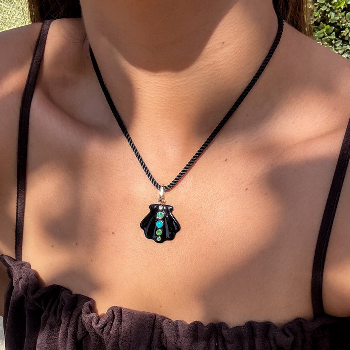 Maris Black Enamel Shell Clip