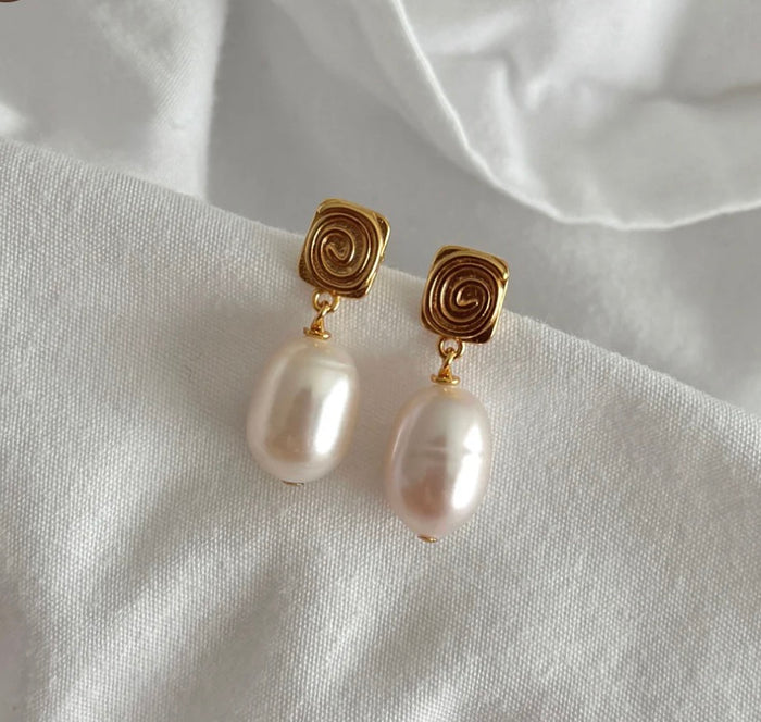 Saada Earrings- Gold