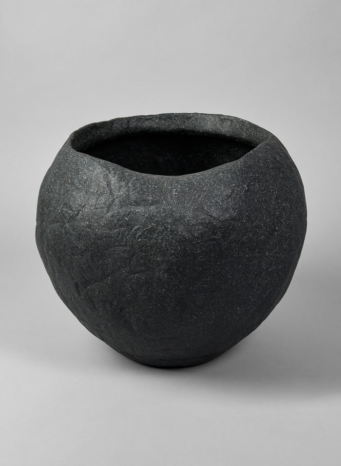 Shirak Poly-Stone Rough Black Planter Decor Jamali Garden Black 24in Tall EACH